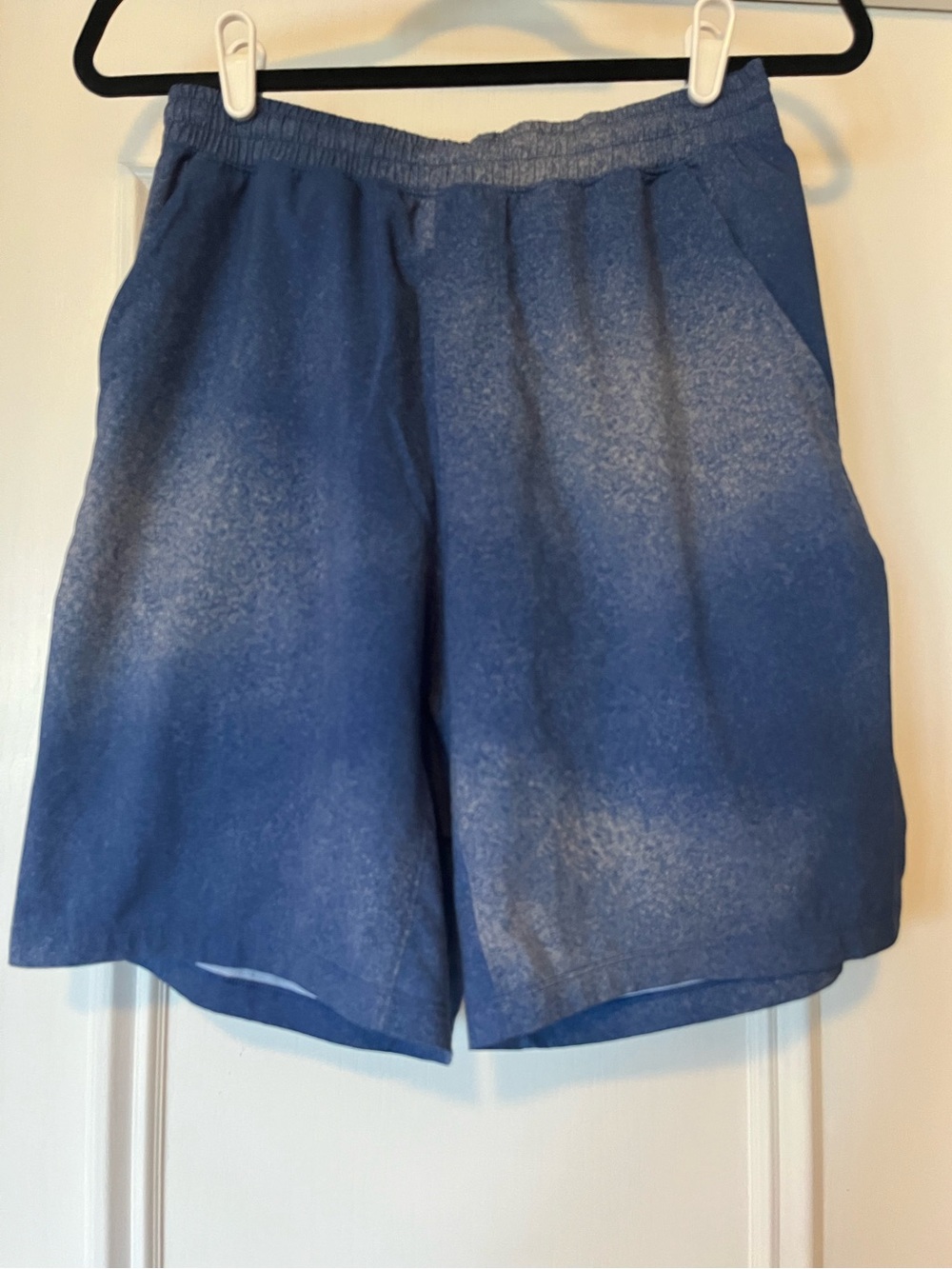 Lululemon Men’s Size Medium Pace Breaker Shorts 9 Inch Lined Blue Running